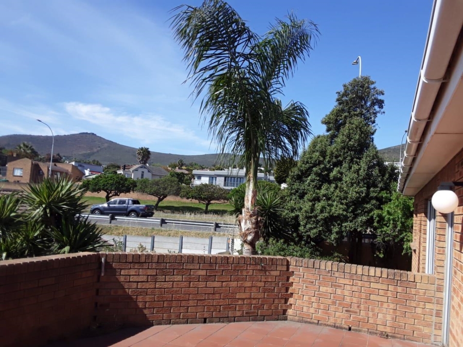 To Let 3 Bedroom Property for Rent in Panorama Western Cape